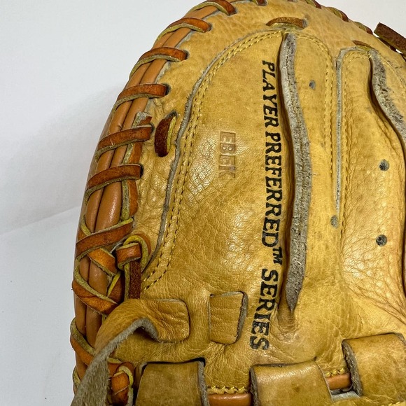 Rawlings RCM33 LT Toe RHT catchers mitt - Picture 4 of 6